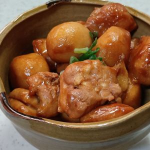ひろりぃの作ってみた!投稿(【鶏と里芋の煮っころがし】放置で激うま飯)