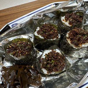 楽ラク手抜キッチン🐶🐾の作ってみた!投稿(スタミナ大葉味噌おむすび🤩🍙お昼からも頑張ってね💖)
