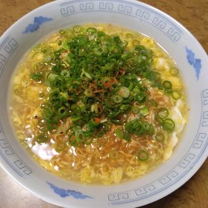 ももの作ってみた!投稿(チキンラーメンで お手軽サンラータン風♪)