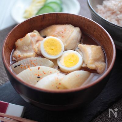 うずらの卵入り!鶏肉と大根のお味噌汁