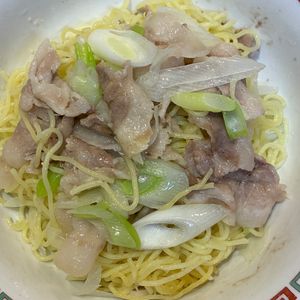 くだもの大好き🧡の作ってみた!投稿(忙しい日に♪火を使わずレンジで8分【ネギ塩焼きそば】)