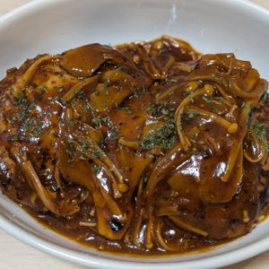 ともの作ってみた!投稿(我が家のご馳走♩【煮込みハンバーグ】)