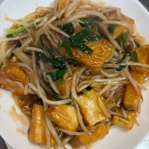 なおママ🎀の作ってみた!投稿(【厚揚げともやしの生姜焼き風】節約メニュー！)