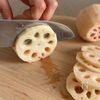 シャキシャキれんこんの ごま醤油炒めの工程1