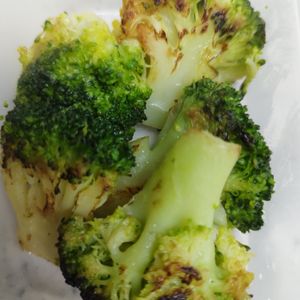おともこの作ってみた!投稿(【冷凍野菜】冷凍ブロッコリーの簡単フライパンソテー)