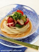 タコと夏野菜のごまだれうどん