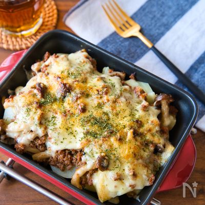 ポテトとしめじのミートチーズ焼き
