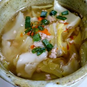 ゆみの作ってみた!投稿(余った餃子の皮で♡絶品！『ひき肉とキャベツのワンタンスープ』)