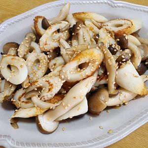 ナムディの作ってみた!投稿(旨みたっぷり♩しめじとちくわの醤油麹きんぴら)