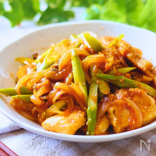 鶏むね肉とアスパラのバーベキューソース炒め