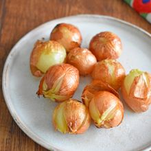 【添え物に便利】ペコロスの丸焼き