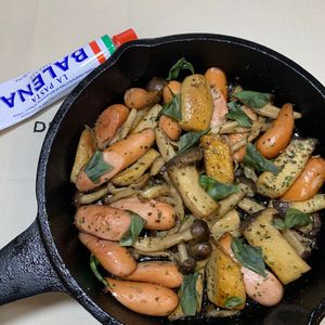楽ラク手抜キッチン🐶🐾の作ってみた!投稿(【エリンギのアヒージョ】10分でおつまみ！)