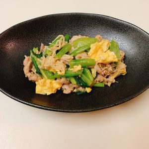 りんの作ってみた!投稿([豚こまと小松菜の腸活ふわ玉炒め]味の決め手は塩こうじ♪)
