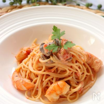 お家がレストラン!海老とマッシュルームのトマトクリームパスタ
