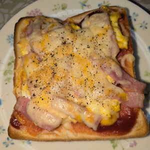 KUMIKOの作ってみた!投稿(コメダ風♪【たっぷり卵のピザトースト】)