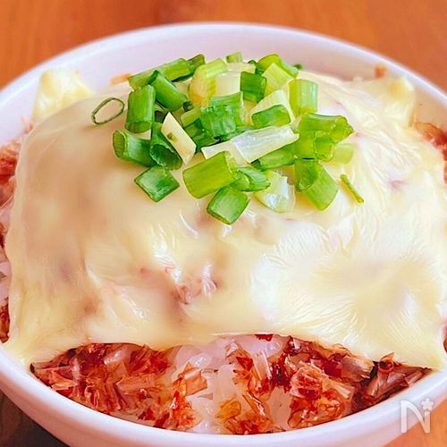 爆速で満たされる！おかかチー飯