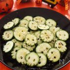 ドクロのズッキーニサラダ♩ハロウィンにおすすめ！シンプル料理