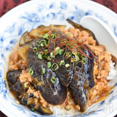 ピリ辛麻婆なす丼