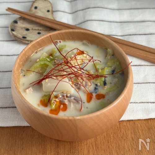 鯖水煮缶でピリ辛豆乳スープ