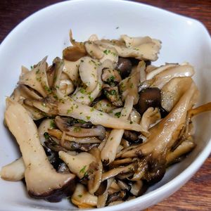 オレンジの作ってみた!投稿(【きのこのオリーブソテー】旨みたっぷりヘルシー♡腸活にも♪)
