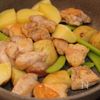 ゴロっと嬉しい！鶏もも肉と新じゃがのネギ塩炒めの工程4