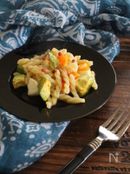 アボカドと茹で玉子のパスタサラダ