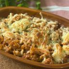 【簡単に豪華見え♪】マッシュポテトのカレーミートチーズ焼き