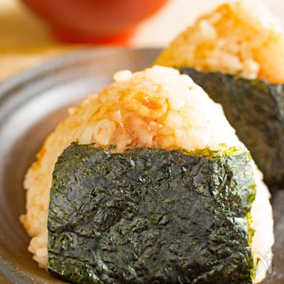 【昔懐かしおにぎりバリエ】おかかたぬき