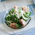 さば缶、春菊、新玉ねぎのサラダ〜ポン酢ドレッシング