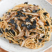 肉なしでもおいしい♪まいたけの海苔パスタ