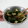 叩かない叩ききゅうりのオイスターソースあえの工程2