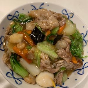 ぐ〜たら子の作ってみた!投稿(行列のできる中華屋さんの🍚野菜たっぷりとろとろ中華炒め🤩)