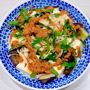 まゆの作ってみた!投稿(豆腐となすとみょうがのごま味噌ポン酢♩火も包丁も不要！夏仕様)