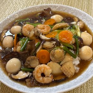 楽ラク手抜キッチン🐶🐾の作ってみた!投稿(いろどり野菜たっぷり！一から作る【本格！海鮮中華丼】)