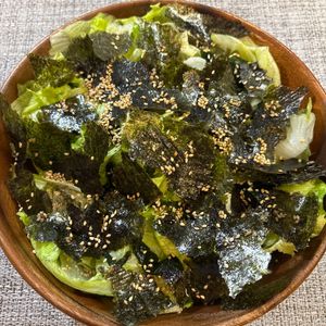 楽ラク手抜キッチン🐶🐾の作ってみた!投稿(ポリ袋に合わせるだけ♪レタスとワカメのチョレギ風サラダ)