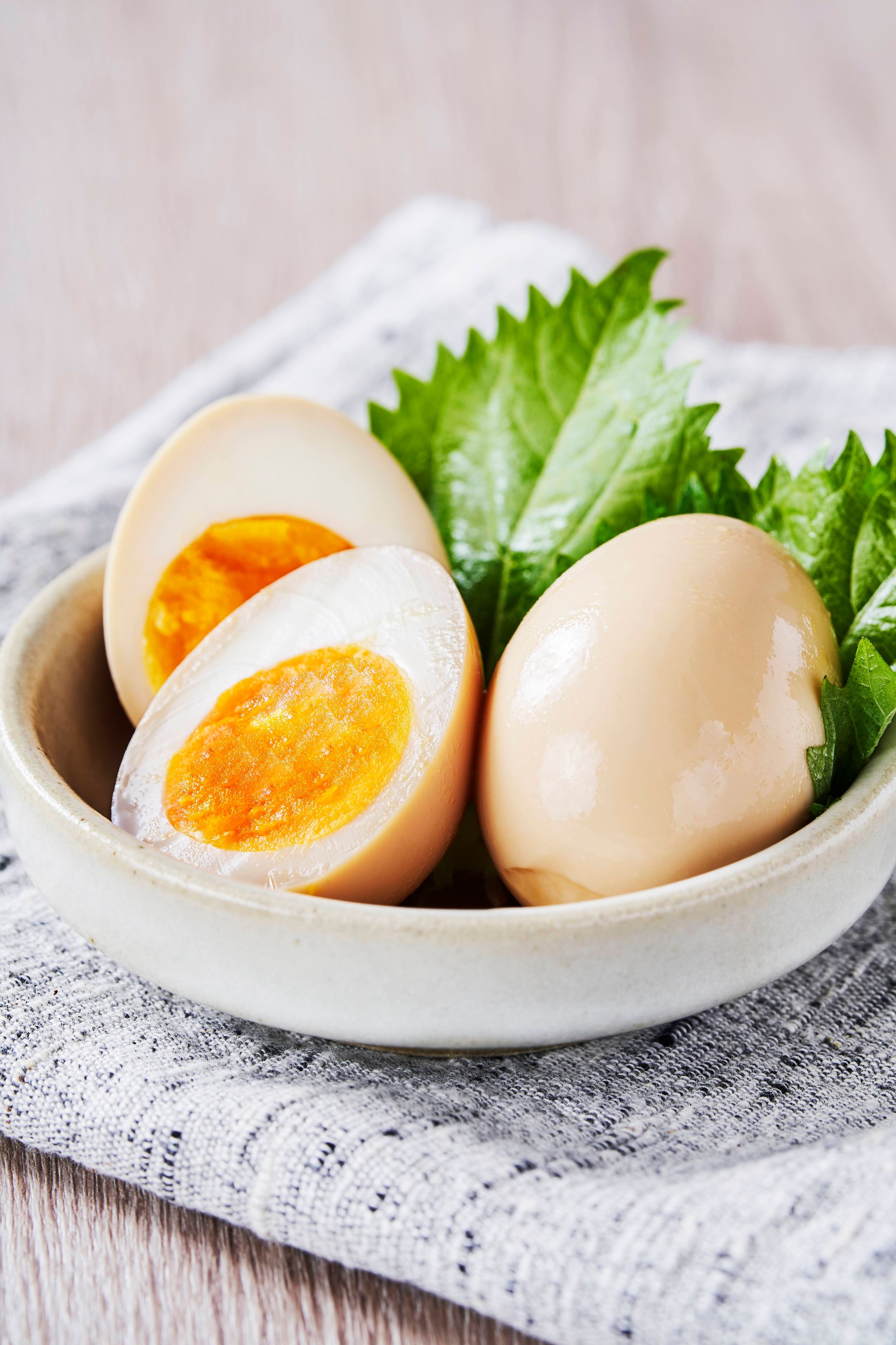 ごま油とにんにくがアクセント！おつまみ煮卵 | レシピサイトNadia