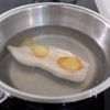 『茹で鶏とれんこんのごまオイマヨサラダ』むね肉しっとり♡の工程1