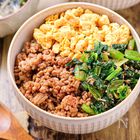 【作ってみた！で大人気】10分で即完成！「甘辛そぼろの三色丼」お肉も野菜も摂れて栄養満点｜みんなの推しレシピ