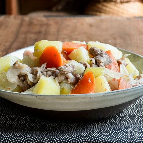 重ねて蒸すだけ　塩肉じゃが