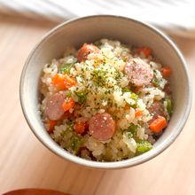 レンジで簡単♬野菜嫌いもハマる！？【激うまバターピラフ♡】