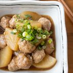 『大根と肉団子の中華風煮込み』あんが絡んでご飯にも合う♩