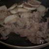【ワンパンで】長芋と豚バラとニラのコク旨オイスター炒めの工程1