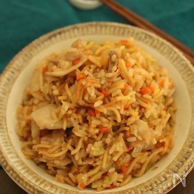 【食べ盛りも大満足！】オイスターソースで「絶品そばめし」