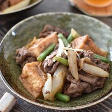 [安い牛肉がおいしくなる]厚揚げと牛肉のしょうが入り肉豆腐