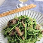 豆苗と豚肉のゴマ炒め