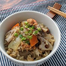 まいたけと鯖味付缶と根菜の炊き込みご飯