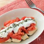 鶏肉とトマトのレンジ蒸し～塩麹ヨーグルトソース～