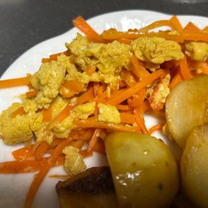 ちはるの作ってみた!投稿(レンジで作る♩人参しりしり)