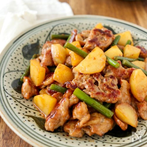豚肉とじゃが芋とにんにくの芽の味噌炒め レシピサイト Nadia ナディア プロの料理家のおいしいレシピ 豚肉とじゃが芋とにんにくの芽の味噌炒め レシピサイト Nadia ナディア プロの料理家のおいしいレシピ