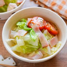 【キャベツとベーコンのサッと煮】重ねて5分煮るだけ♪